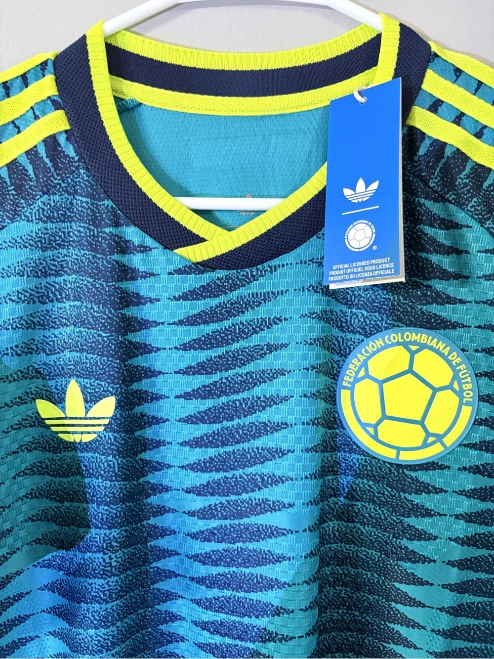 Adidas Colombia 2026 Away Authentic Jersey Slim Fit Size L (Fits Like M)